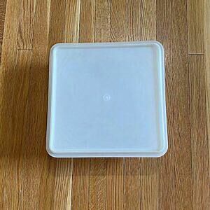 Vintage Tupperware Snack-Store 514-19 Storage Container  9x9